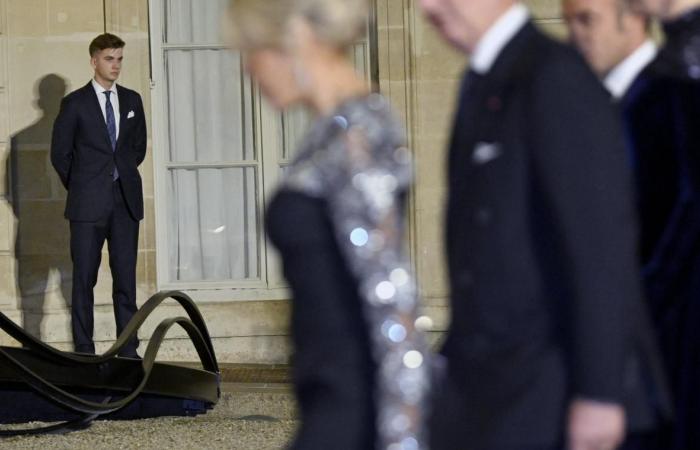 Bella gente e bella biancheria durante la visita di stato in Francia del Re Filippo e della Regina Matilde