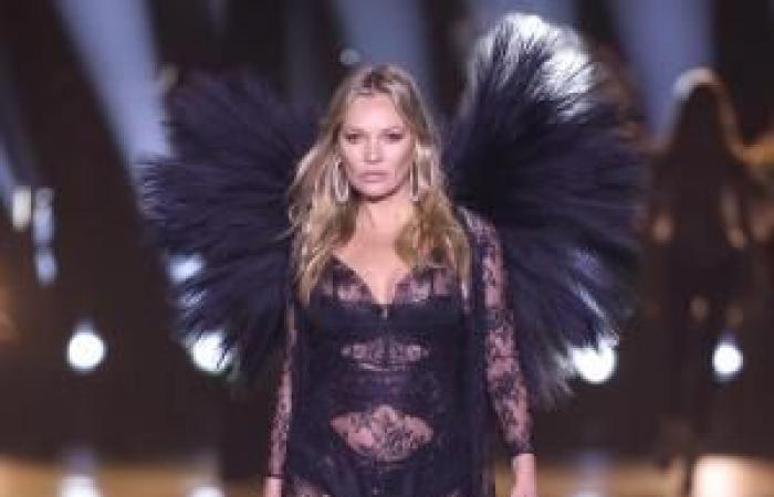 Kate e Lila Moss debuttano sulla passerella della sfilata di moda di Victoria’s Secret 2024