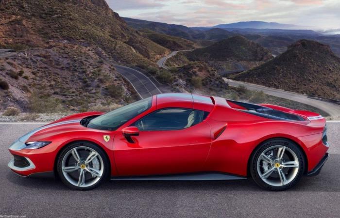 Lampeggiato a 160 km/h, guidava una Ferrari con patente di prova