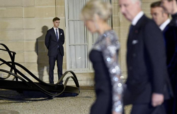 Bella gente e bella biancheria durante la visita di stato in Francia del Re Filippo e della Regina Matilde