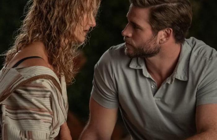 Lonely Planet (Netflix): scene intime complicate da girare con Liam Hemsworth? Laura Dern va dietro le quinte: “Non c’era niente che…”