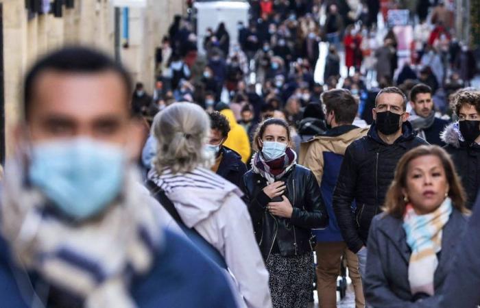 Quasi un francese su due non si maschera mai se presenta sintomi