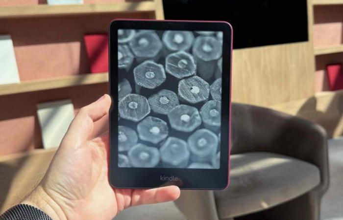 Hands on: Amazon Kindle Paperwhite (2024): super veloce e più grande, ma piacevolmente familiare