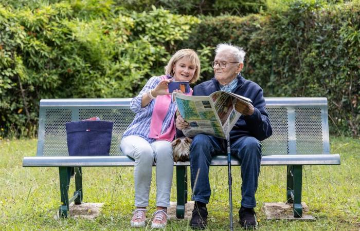 a Bordeaux, Sylvie, 64 anni, si prende cura di suo padre Georges, 96 anni