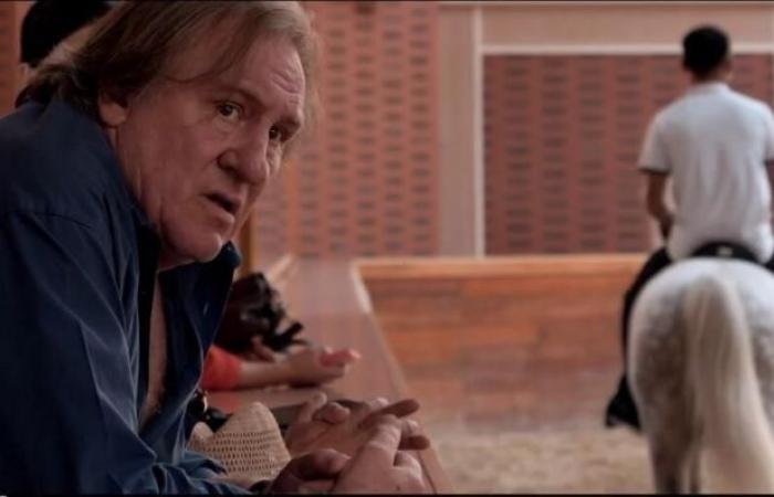 Gérard Depardieu e la giovane a cavallo in Un’indagine complementare: le rivelazioni della JDD che afferma che “i giunchi sono scomparsi” e “che nessuna telecamera è stata puntata sull’attore durante la sequenza” – Video