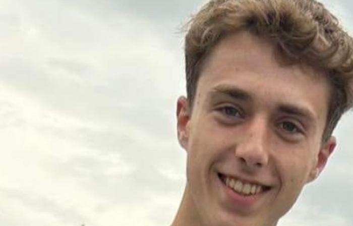 Scomparsa di Owen, 19 anni: trovato un corpo nella Senna, potrebbe essere il giovane