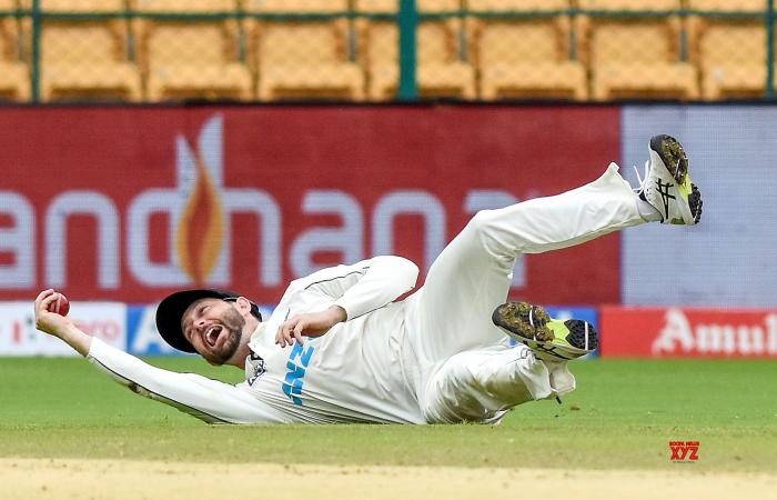 Bangalore: secondo giorno del primo test match di cricket tra India e Nuova Zelanda. #Galleria