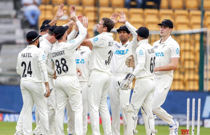 Bangalore: secondo giorno del primo test match di cricket tra India e Nuova Zelanda. #Galleria