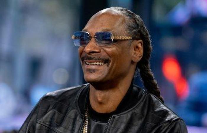 Guarda Snoop Dogg prendere il controllo delle previsioni del tempo di OGGI