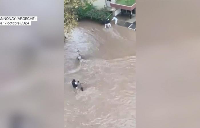 immagini di Annonay in Ardèche e dell’autostrada A47 allagata