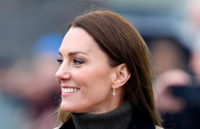 Kate Middleton fa un’apparizione notevole alla partita di calcio di suo figlio Louis