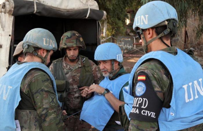 Con l’UNIFIL presa di mira da Israele, cosa possono fare (o no) le forze di pace di stanza in Libano?