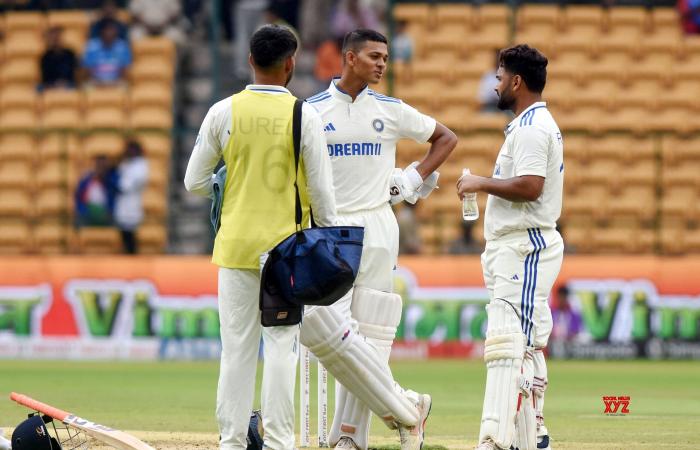 Bangalore: secondo giorno del primo test match di cricket tra India e Nuova Zelanda. #Galleria