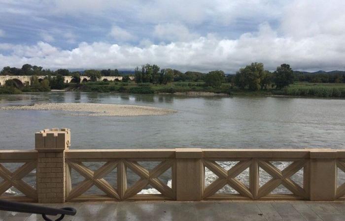 VIDEO – 114 famiglie evacuate a Pont-Saint-Esprit, a causa dell’innalzamento del Rodano