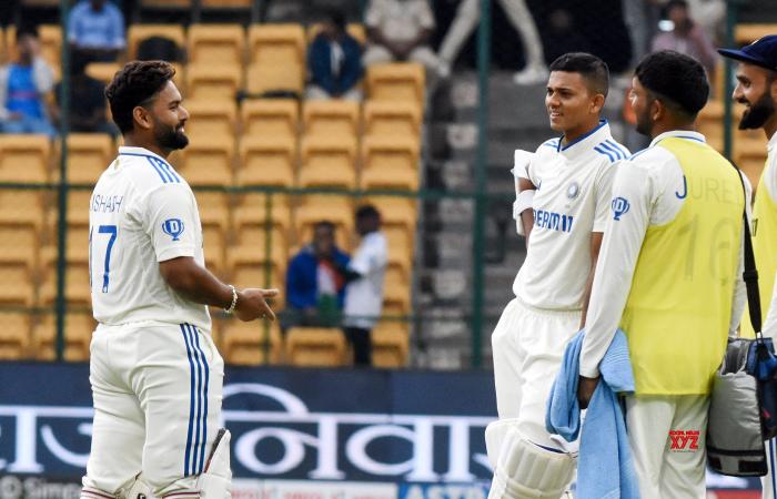 Bangalore: secondo giorno del primo test match di cricket tra India e Nuova Zelanda. #Galleria