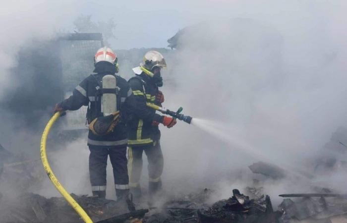 Un capannone e una roulotte prendono fuoco nel centro della città di Cherbourg-en-Cotentin