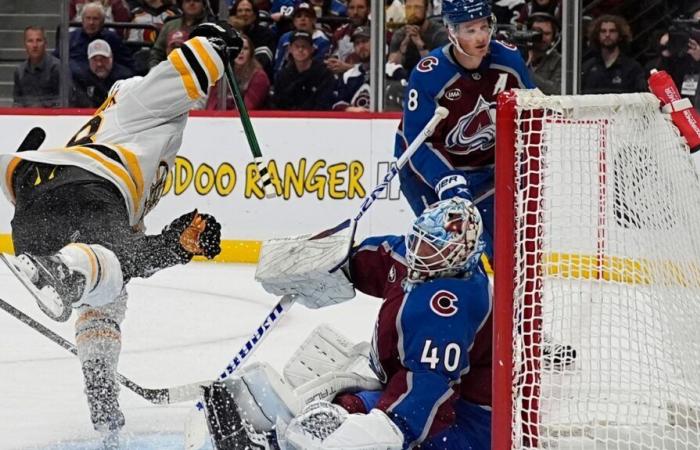 NHL: i Bruins infliggono la quarta sconfitta consecutiva agli Avalanche in avvio di stagione