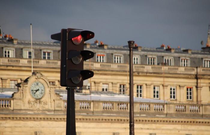 Dopo la morte di un ciclista a Parigi, uno studio denuncia i comportamenti pericolosi degli automobilisti