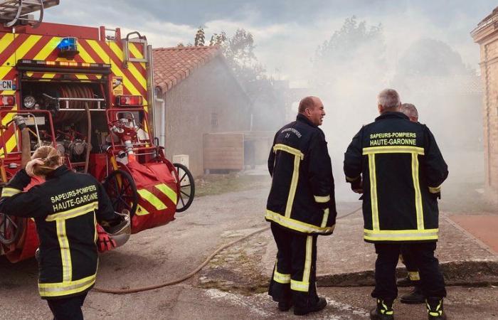 Saint-Sulpice-sur-Lèze. Un cassonetto prende fuoco in Place de la Bascule