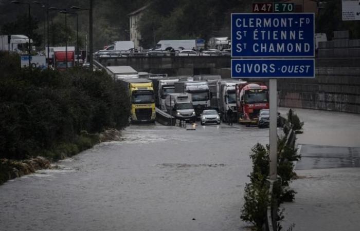 “Mai vista prima”: quasi 900 persone evacuate in Francia durante le impressionanti inondazioni (foto)