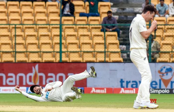 Bangalore: secondo giorno del primo test match di cricket tra India e Nuova Zelanda. #Galleria