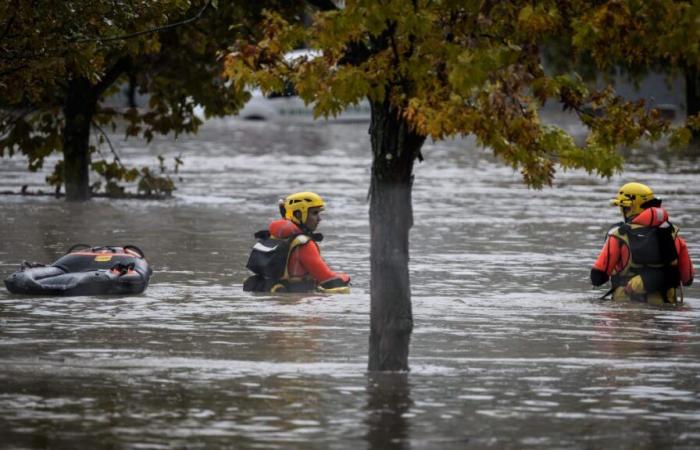 “Mai vista prima”: quasi 900 persone evacuate in Francia durante le impressionanti inondazioni (foto)