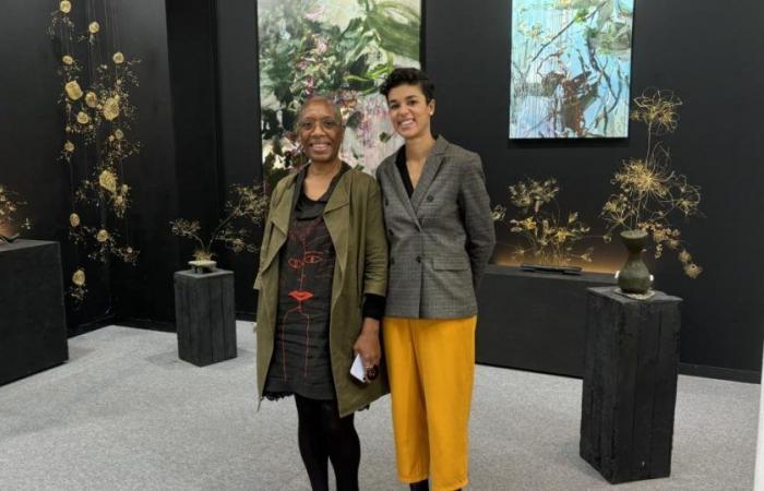 Artisti dell’India occidentale hanno esposto ad una fiera d’arte contemporanea a Parigi