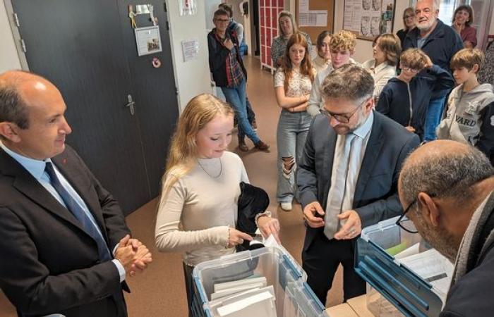 In questo collegio dell’Alta Loira stiamo sperimentando il “senza cellulare”