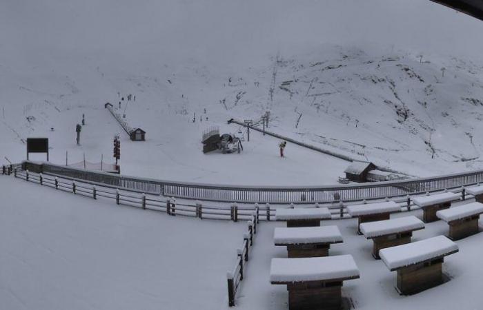 Pirenei. Tante stazioni sciistiche sotto la neve, immagini magiche