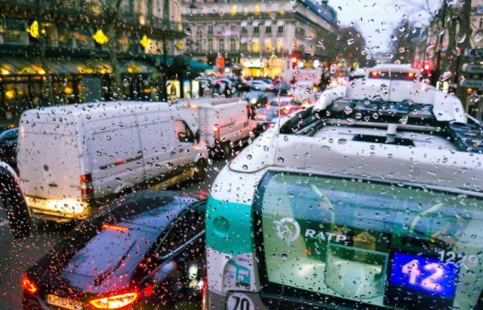 Diverse strade allagate a Parigi e nell’Île-de-France, attenzione agli ingorghi che raggiungono già i 300 km