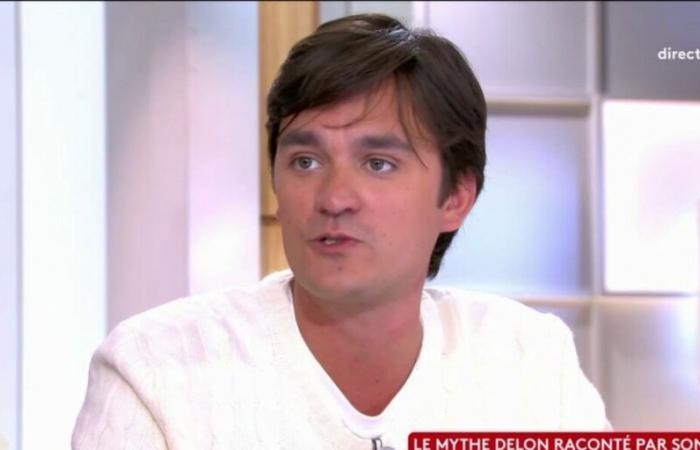 Suo figlio Alain-Fabien Delon ricorda quel giorno in cui gli “spezzò il cuore” (VIDEO)