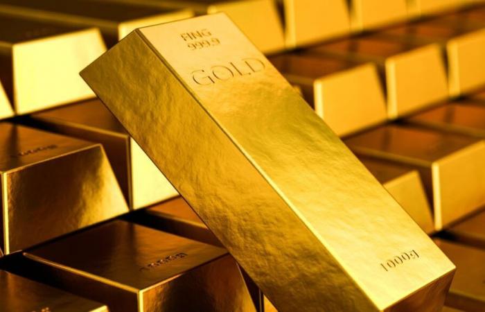 L’oro tocca il nuovo massimo storico a oltre 2.700 dollari l’oncia