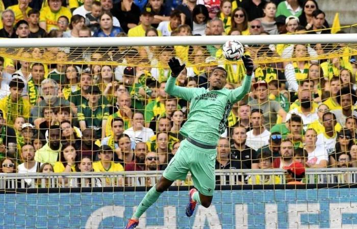 FC Nantes. Alban Lafont discute con il Burkina Faso