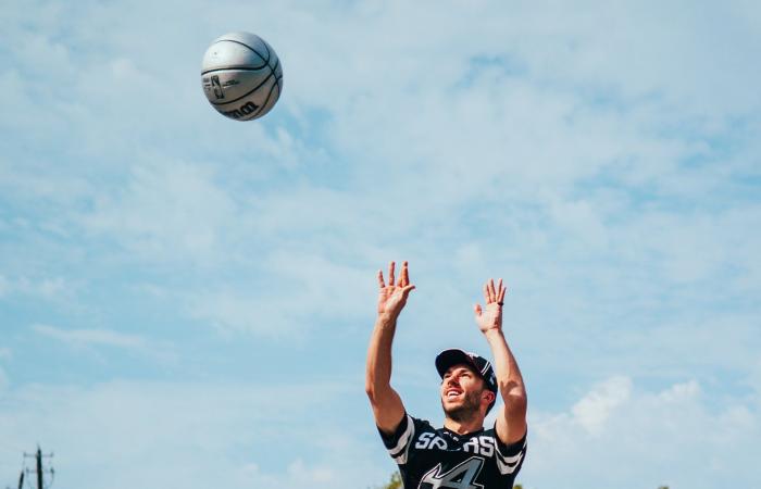 Merchandising – Il team Alpine F1 collabora con New Era e i San Antonio Spurs