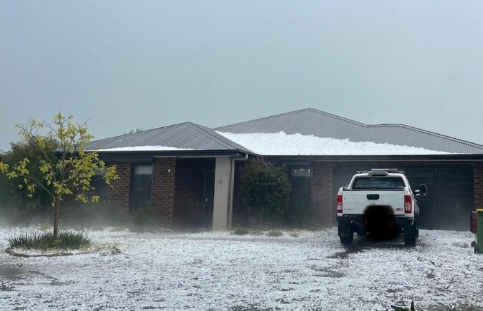 Le strade di Melbourne sono allagate a causa del maltempo che scarica forti piogge su Victoria