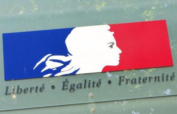 Il municipio di questa città aggiunge la “laicità” al motto nazionale francese