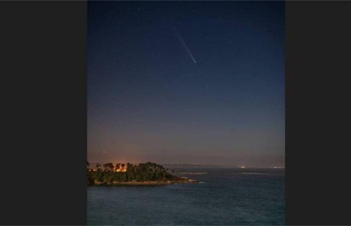 A Lannion, un fotografo ha catturato la “cometa del secolo” sopra la Pointe du Dourven