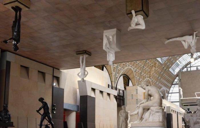 Al Museo d’Orsay le statue camminano sul soffitto