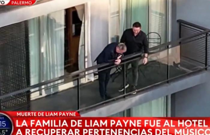 le immagini del padre Geoff Payne sul balcone dell’hotel di Buenos Aires piacciono ai fan