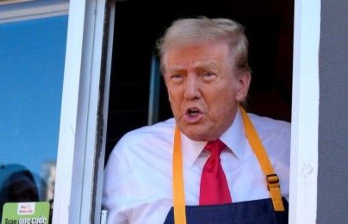 La Repubblica Democratica commenta in tempo reale l’apparizione di Trump al McDonald’s