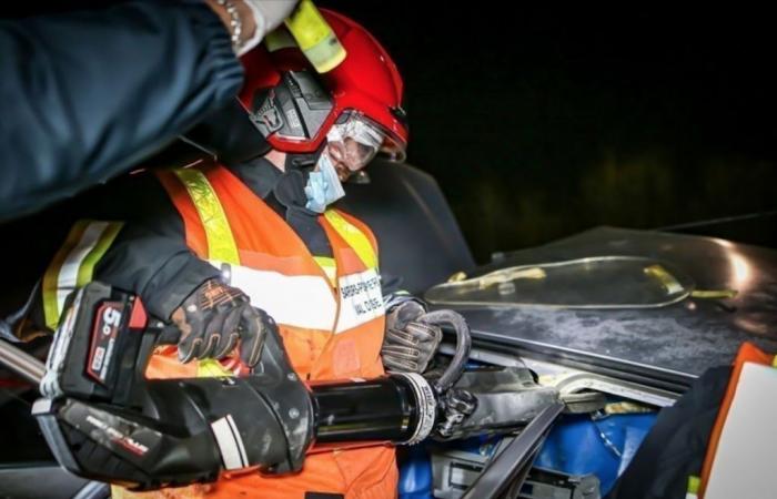 un automobilista gravemente ferito dopo diversi cappottamenti sulla A16