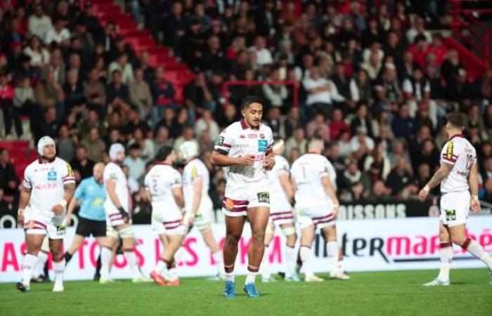 Yoram Moefana espulso durante La Rochelle-UBB per un contrasto pericoloso su Jonathan Danty