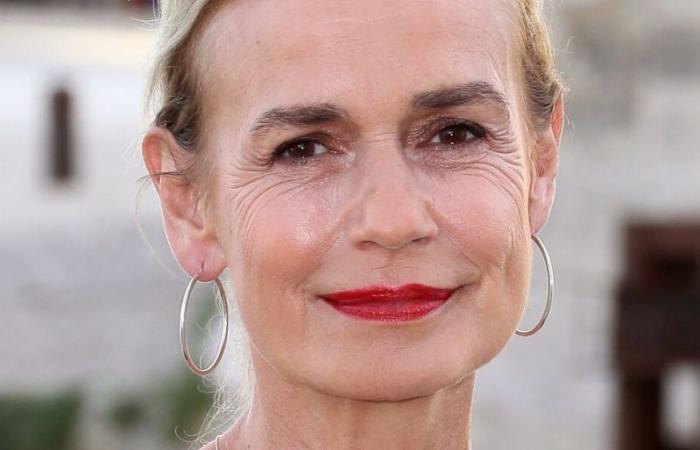 I segreti di Sandrine Bonnaire su sua sorella autistica, Sabine, che ha trascorso del tempo in un ospedale psichiatrico