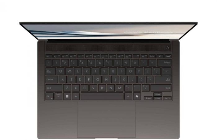 Novità €1699 Asus ZenBook S 14 UX5406SA-DRPV041W, Ultrabook 14″ 2.8K OLED nomadic 10h Lunar Ultra 7 258V Intel Arc RAM Wi-Fi 7 facile da trasportare