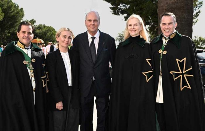 Il principe François d’Orléans investe la cognata Naomi nell’ordine di Saint Lazare a Monaco