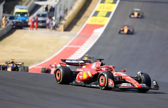 Leclerc vince il Gran Premio degli Stati Uniti, la penalità tardiva regala a Verstappen il 3° posto su Norris nella corsa al titolo