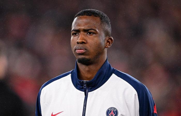 Pacho brilla al PSG, confida un caro amico