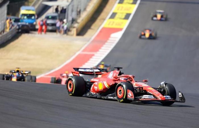 Leclerc vince il Gran Premio degli Stati Uniti, la penalità tardiva regala a Verstappen il 3° posto su Norris nella corsa al titolo