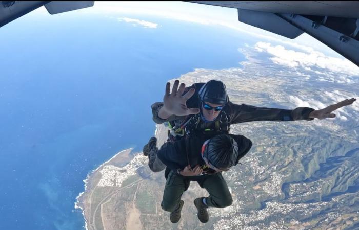 Il mio lancio in tandem sull’Isola della Riunione con i paracadutisti del 2° RPIMa