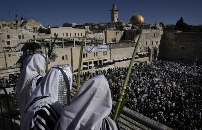 Birkat Kohanim: Parenti degli ostaggi tra le migliaia di persone riunite al Kotel